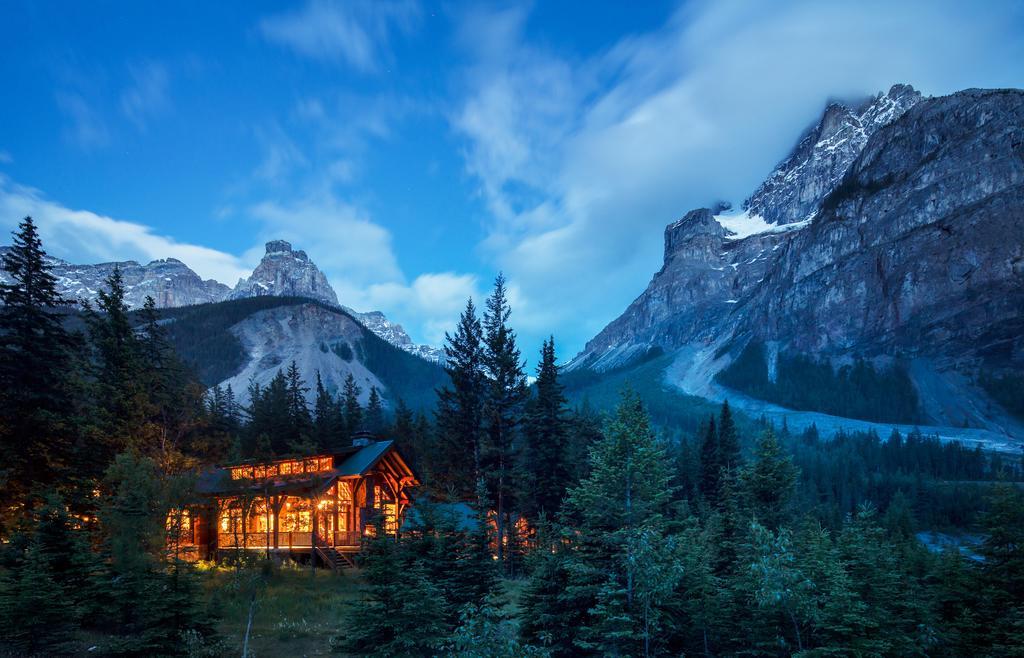 Cathedral Mountain Lodge Field Exterior photo